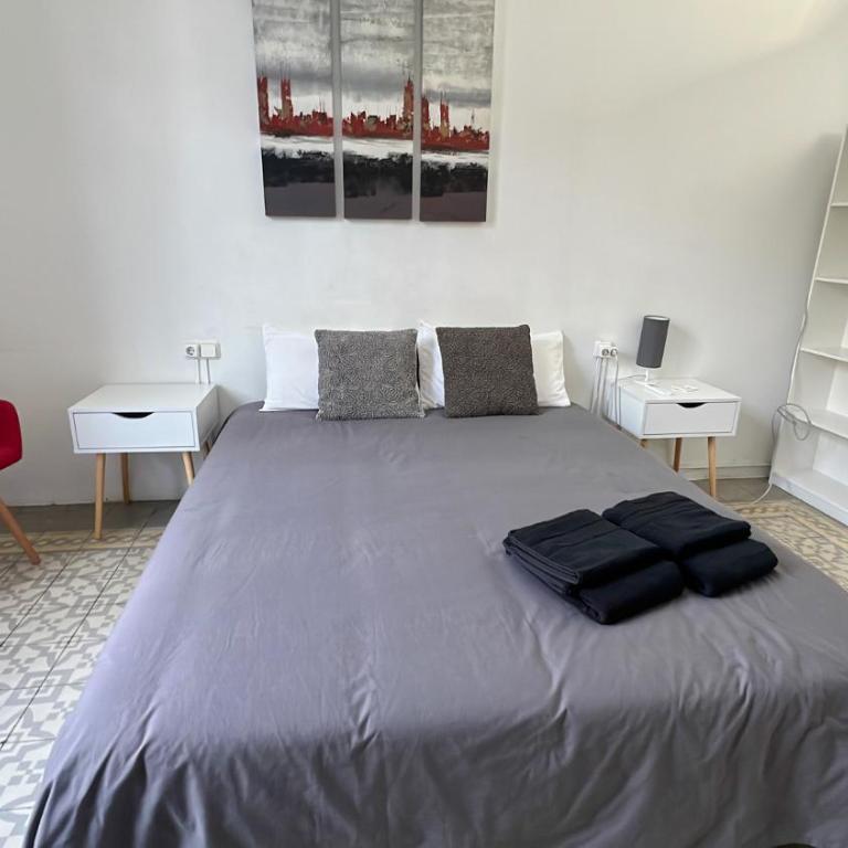 Des Artistes - Superior Double Room with Balcony and Shared Bathroom - 8