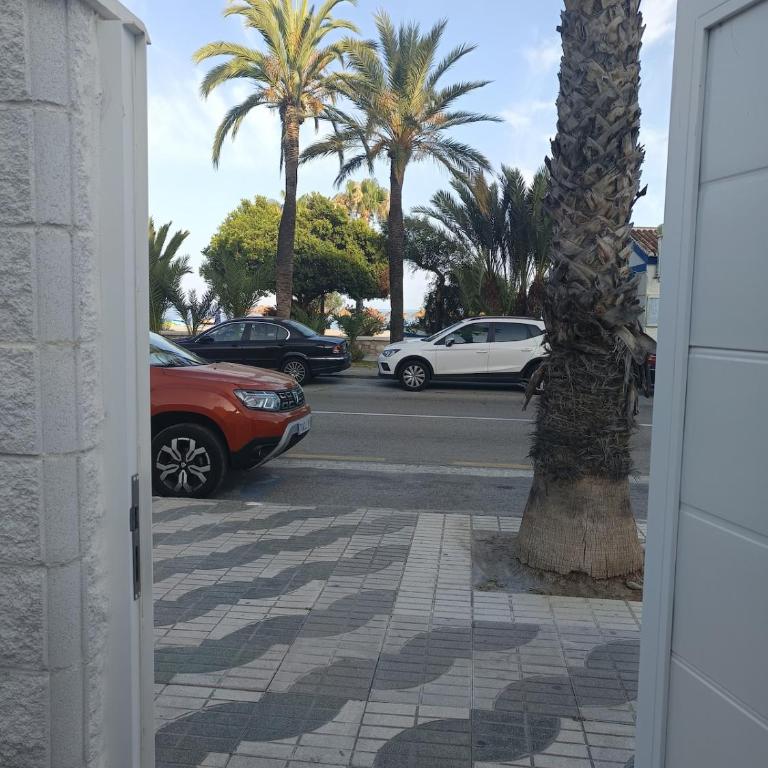 Casa unifamiliar a 10 pasos de la arena con parking - Casa - 18