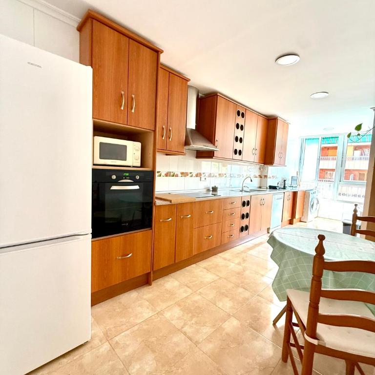 Apartamento El Puerto I - Three-Bedroom Apartment with Sea View - 14