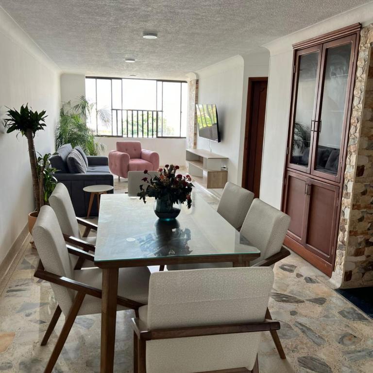 Departamento de Lujo, Smart TV, Oficina, 130 mts - Apartamento de 2 dormitorios - 22