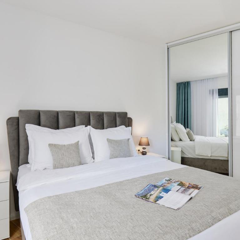 Berge Apartments - One-Bedroom Apartment - 9