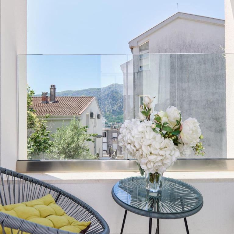 Berge Apartments - One-Bedroom Apartment - 2