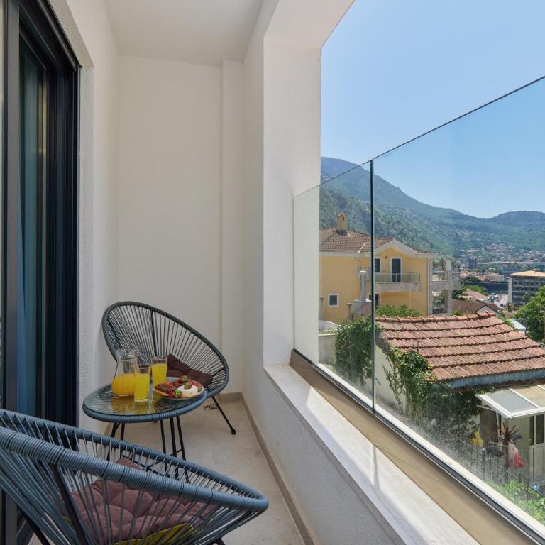 Berge Apartments - One-Bedroom Apartment - 2