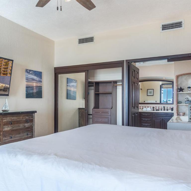 Storybook Vacation Ultimate Escape Oceanfront - Maison de Vacances - 15