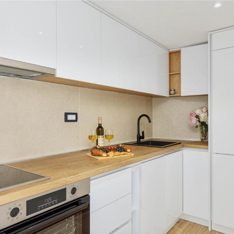 Berge Apartments - Apartment with Sea View - 9