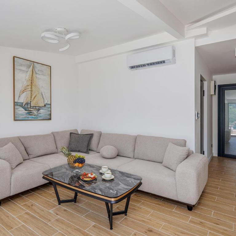 Berge Apartments - Apartment with Sea View - 8