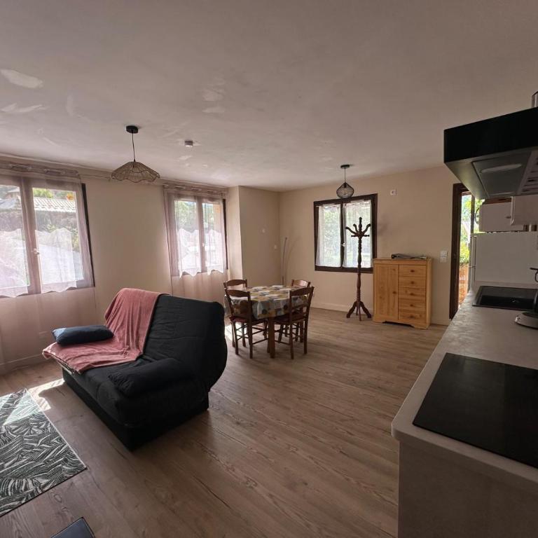 Appartement Proche Village + Vue sur Montagnes - Maison 1 Chambre - 5