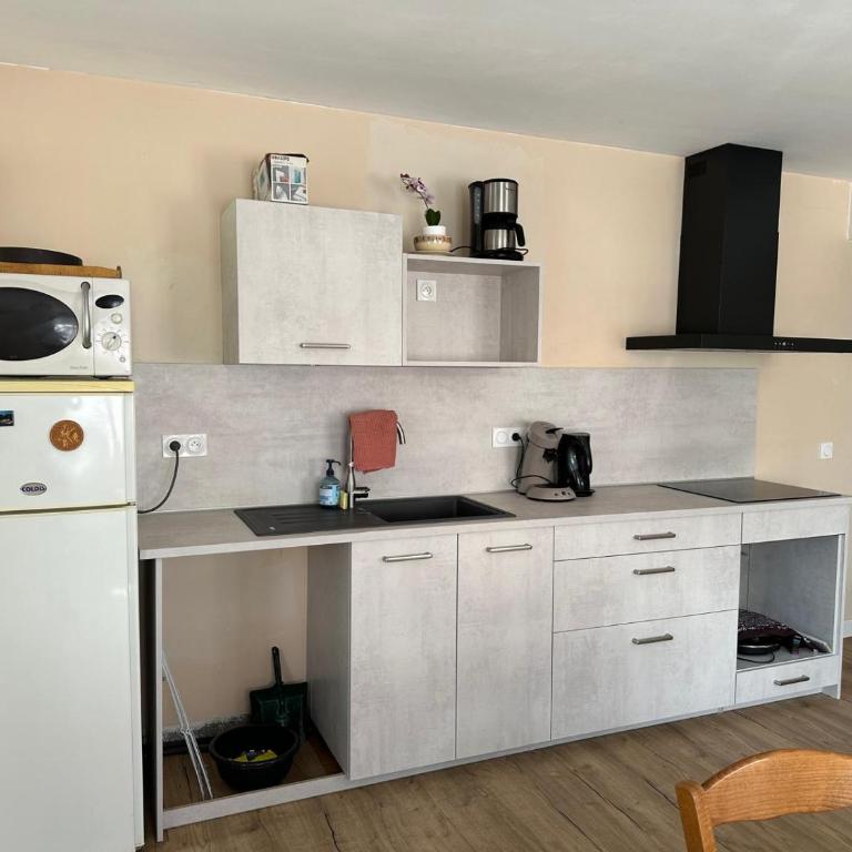 Appartement Proche Village + Vue sur Montagnes - Maison 1 Chambre - 3