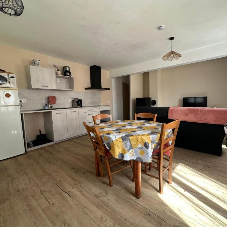 Appartement Proche Village + Vue sur Montagnes - Maison 1 Chambre - 1