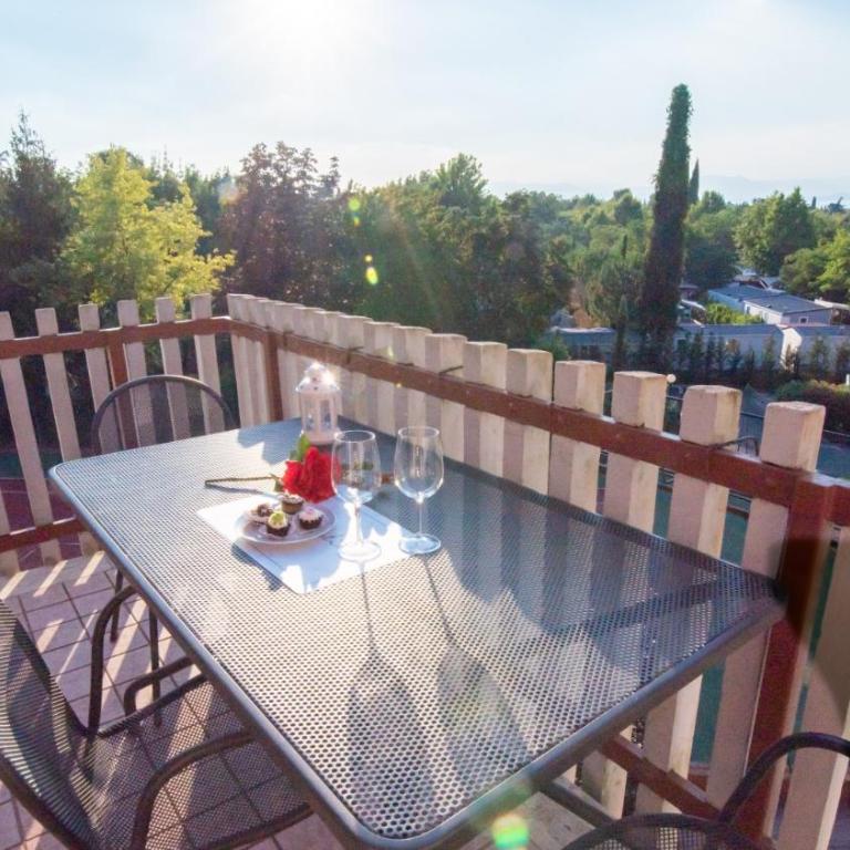 Stay with us - BookingPeschiera - Appartamento con 2 Camere da Letto e Balcone - 11