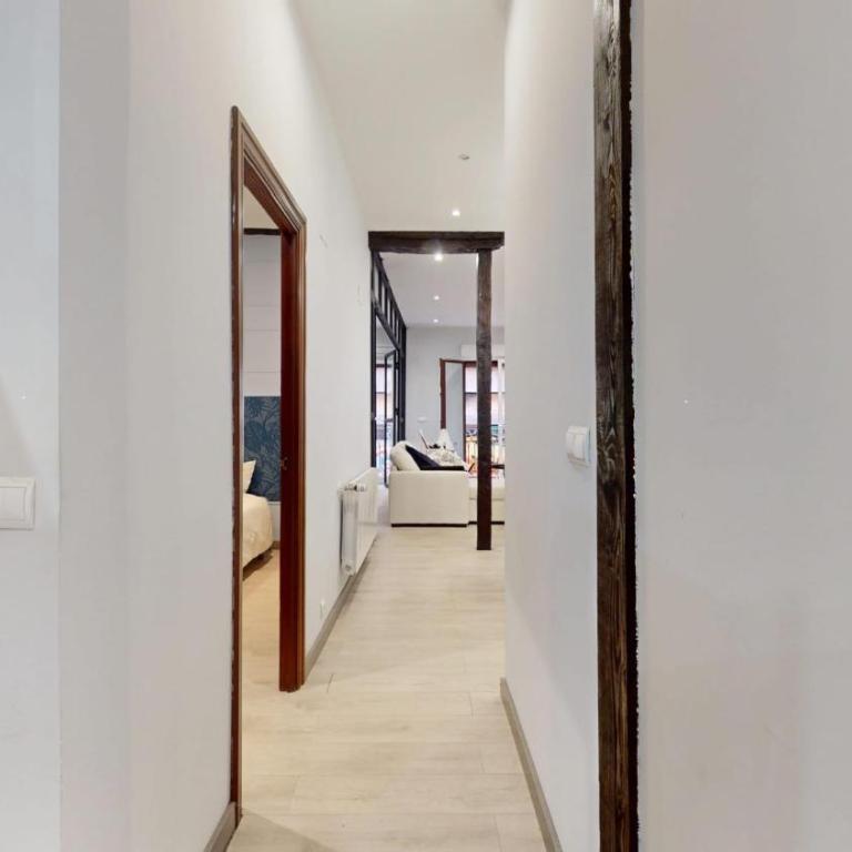 Historic Center Albizuri Residence, Bright, Spacious 3BR Apartment Ideal for Groups - Three-Bedroom Premium Apartment - 11