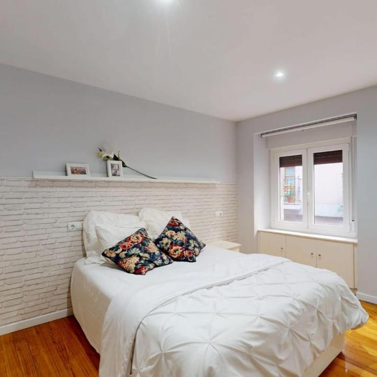 Historic Center Albizuri Residence, Bright, Spacious 3BR Apartment Ideal for Groups - Three-Bedroom Premium Apartment - 17