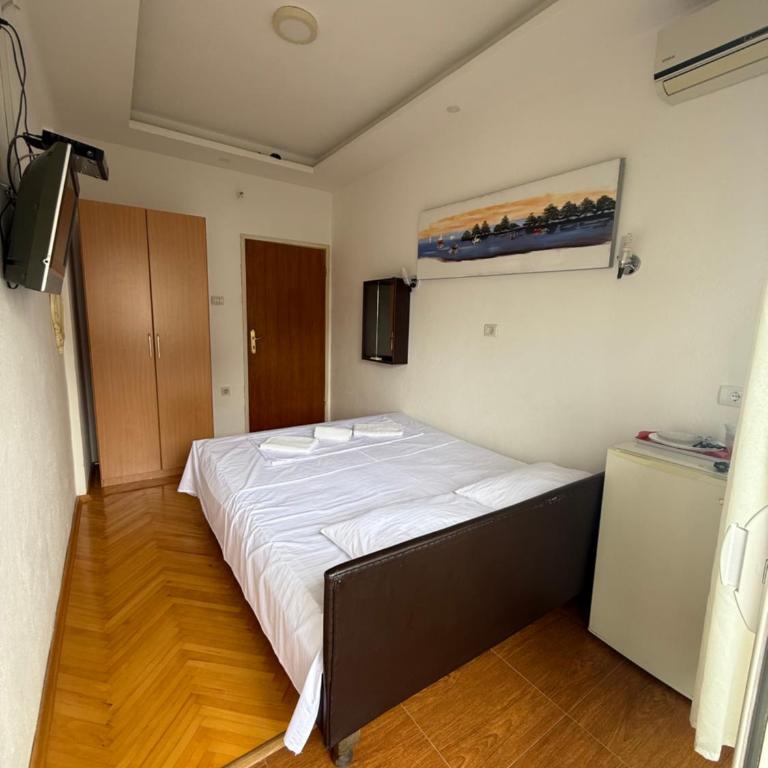 Casa Sinani - Mala Dvokrevetna Soba sa Bračnim Krevetom - 6
