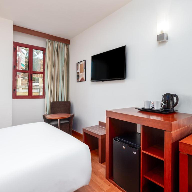 Senator Huelva - Habitación con cama extragrande. - 4