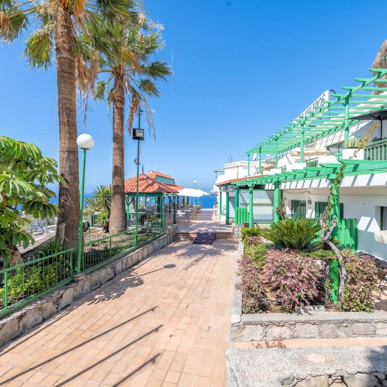 Los Veleros Apartments - One-Bedroom Apartment - 1