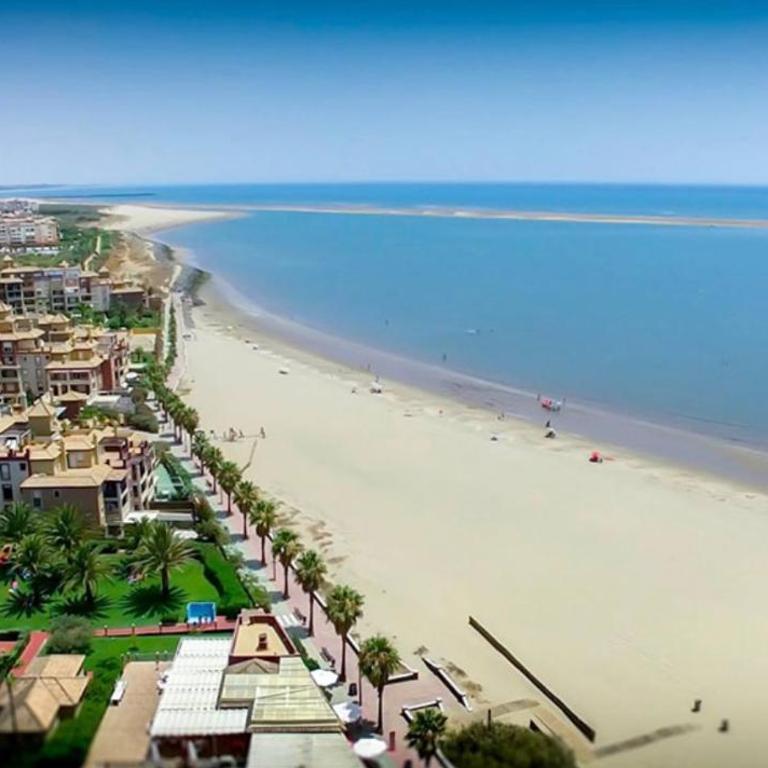 Apartamento en el centro de Ayamonte, Con preciosas vistas al Rio Guadiana - Apartamento de 2 dormitorios - 35