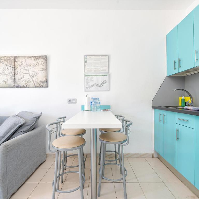 Los Veleros Apartments - Two-Bedroom Standard Apartment - 17