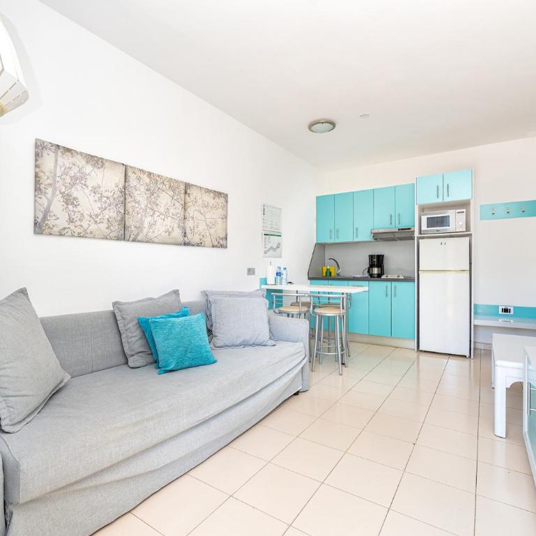 Los Veleros Apartments - Two-Bedroom Standard Apartment - 18