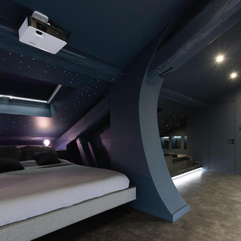 CEVA Suite Moonlight-Jacuzzi & Cinéma Centre ville - One-Bedroom Apartment - 8