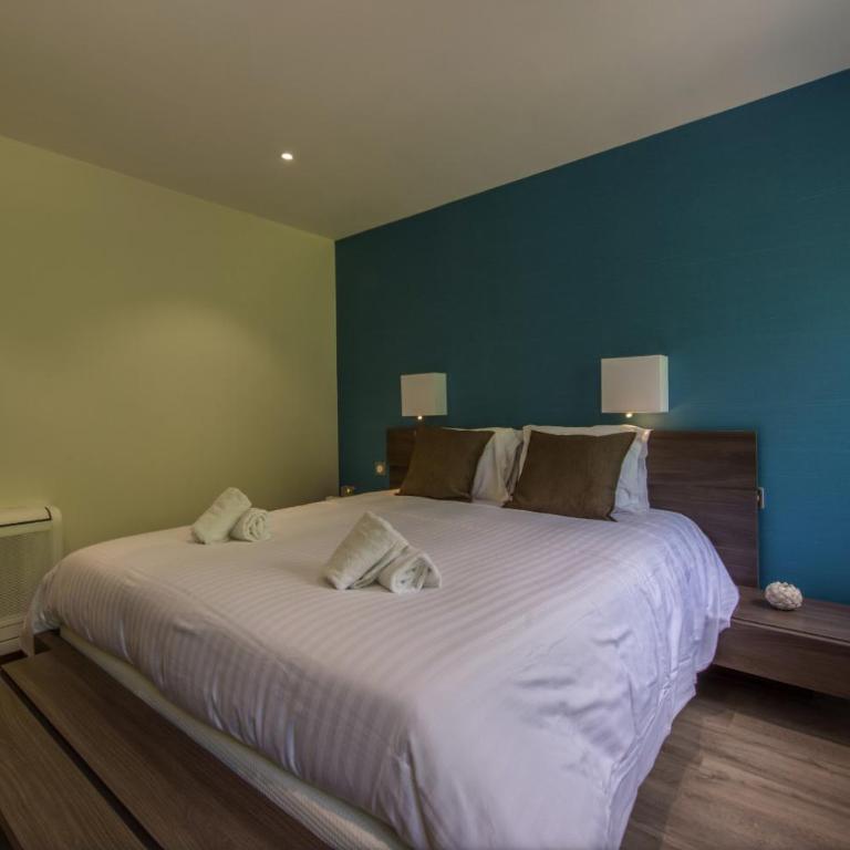 NEW! Villa l'or bleu -DUPLEX & MAINFLOOR- by Les éclectiques - DUPLEX Apartment - Panoramic Terrasse with Lake View & Spa - Upper Floor - 6