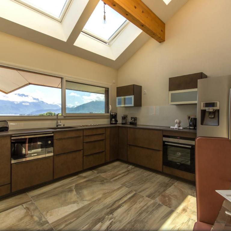 NEW! Villa l'or bleu -DUPLEX & MAINFLOOR- by Les éclectiques - VILLA - 2 Apartments - Panoramic Terrasse with Lake View & Spa - 22