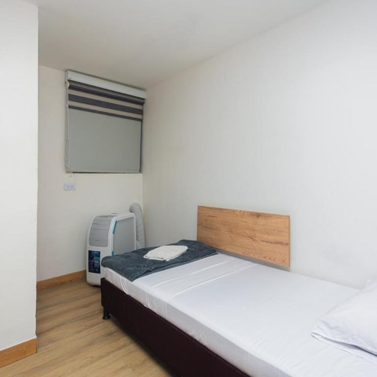 Hotel Lares 70 Laureles - Habitación Triple Estándar - 7