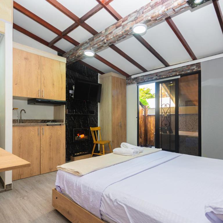 Hotel Lares 70 Laureles - Habitación Doble Deluxe - 9