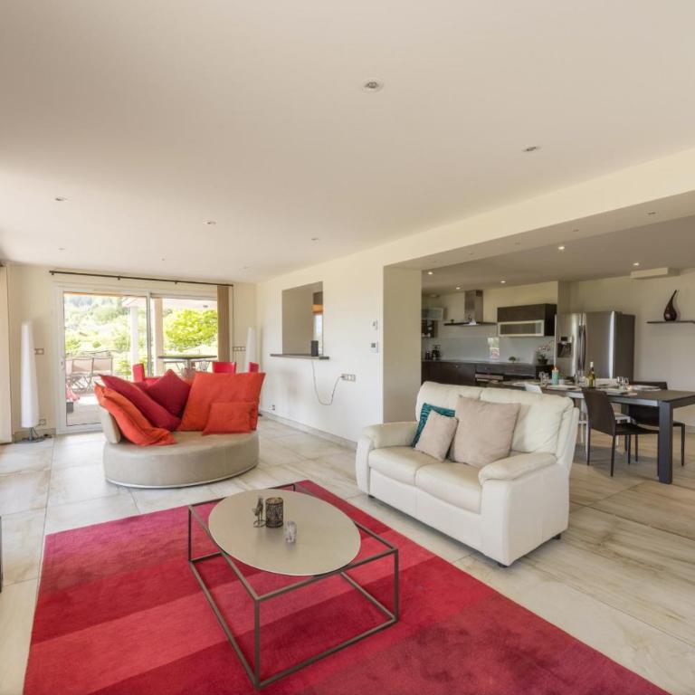 NEW! Villa l'or bleu -DUPLEX & MAINFLOOR- by Les éclectiques - MAINFLOOR Apartment - Panoramic Terrasse with Lake View & Spa - Lower Floor - 3