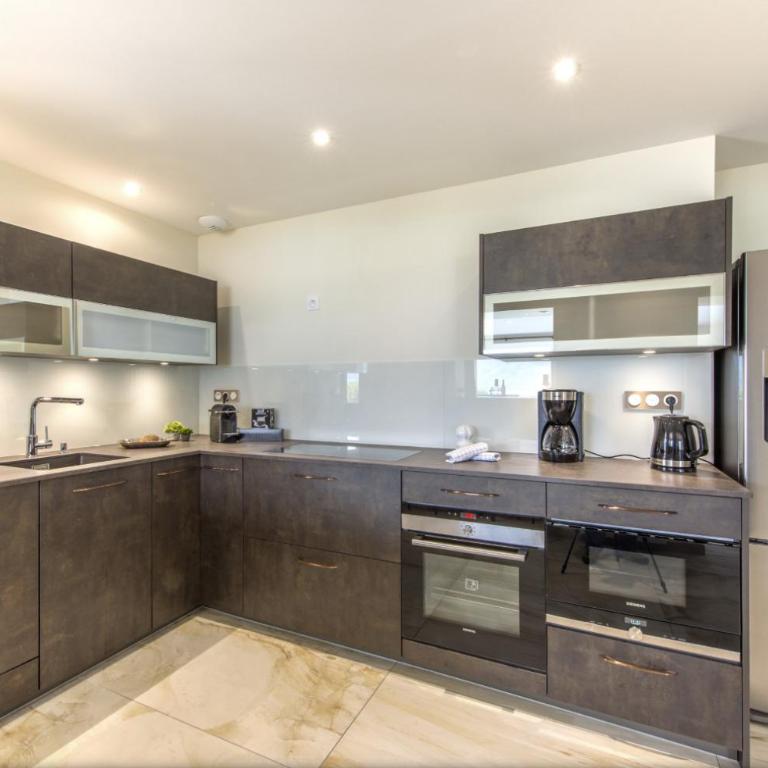 NEW! Villa l'or bleu -DUPLEX & MAINFLOOR- by Les éclectiques - MAINFLOOR Apartment - Panoramic Terrasse with Lake View & Spa - Lower Floor - 22