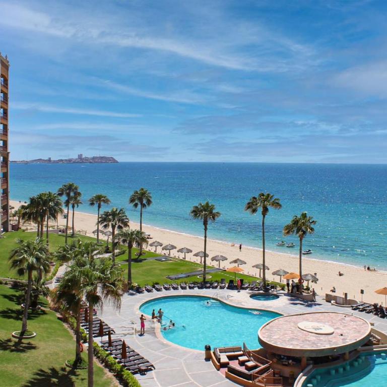 Sun Breeze Oasis 1 BR Ocean Front Condo - Ferienhaus - 1