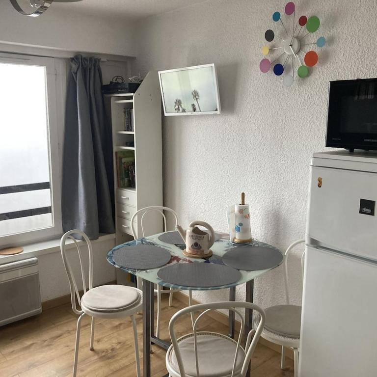 Studio pour 4 personnes , équipé , parking privé - Apartment mit 1 Schlafzimmer - 1