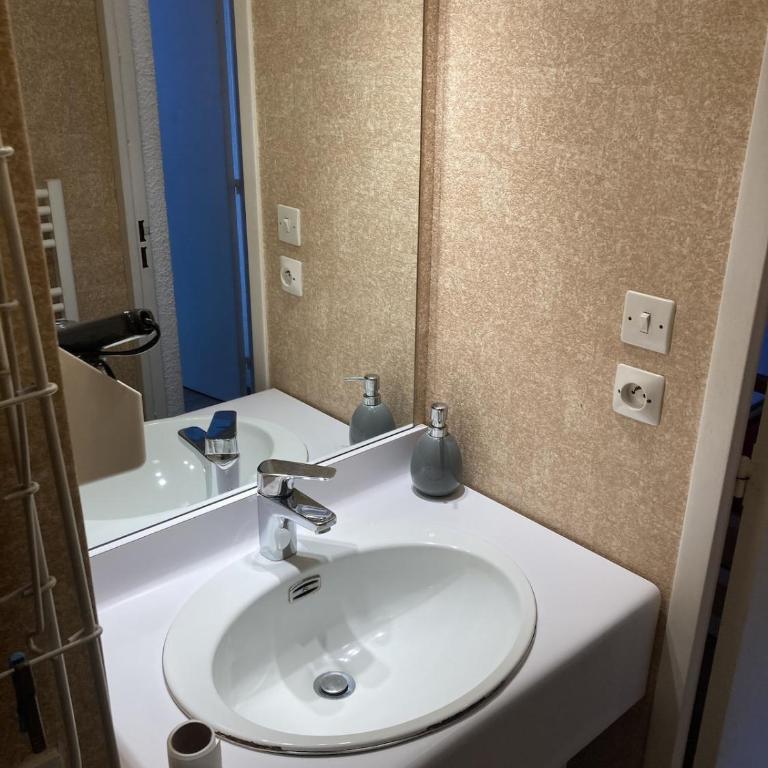 Studio pour 4 personnes , équipé , parking privé - Apartment mit 1 Schlafzimmer - 6