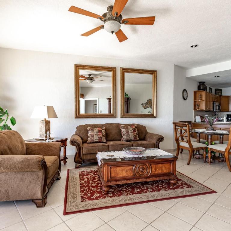 Barefoot By The Sea Wonderful Oceanfront - Casa - 17