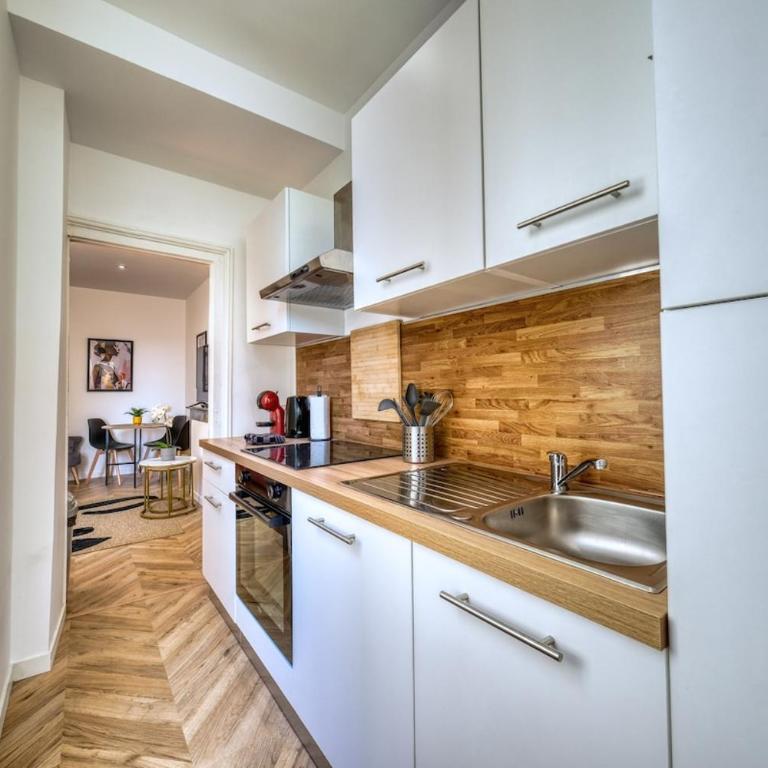 La Résidence Courcelles - Climatisation - Three-Bedroom Apartment Suite - 3
