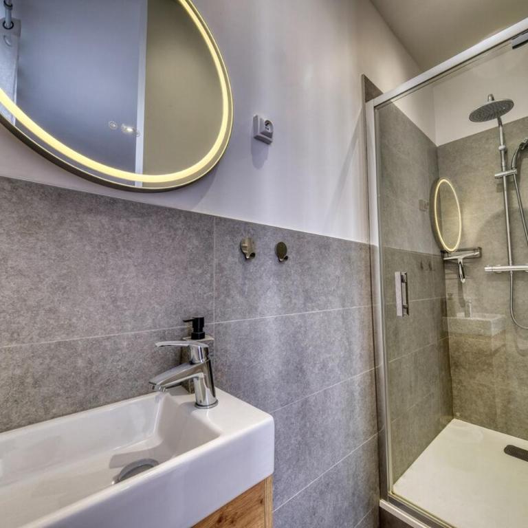 La Résidence Courcelles - Climatisation - Three-Bedroom Apartment Suite - 7