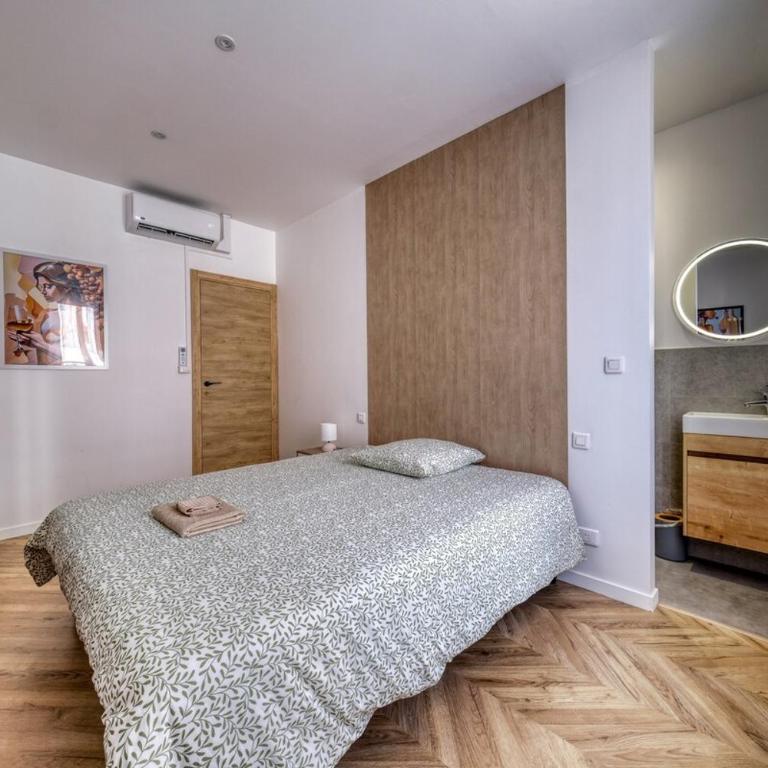 La Résidence Courcelles - Climatisation - Three-Bedroom Apartment Suite - 17