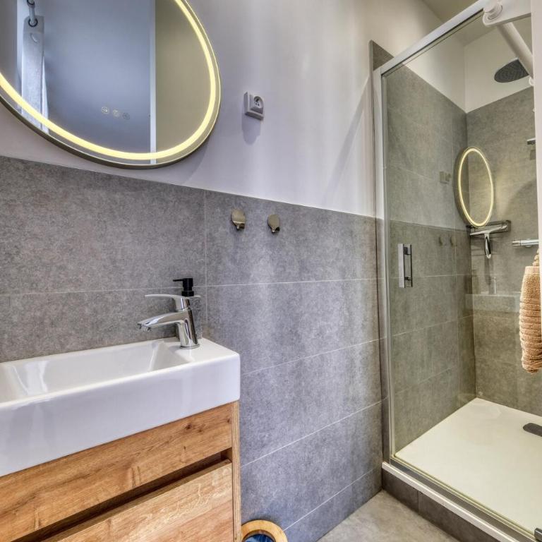 La Résidence Courcelles - Climatisation - Three-Bedroom Apartment Suite - 23