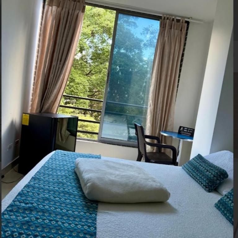 Hotel y Apartamentos Montes - One-Bedroom Apartment - 4