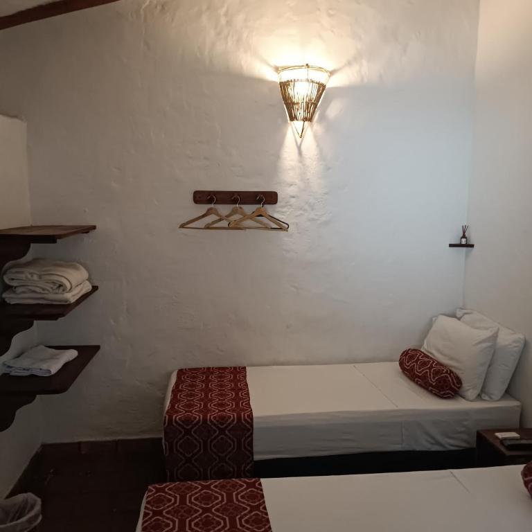 MONCOGUA Casa de Hospedaje - Twin Room with Private External Bathroom - 3