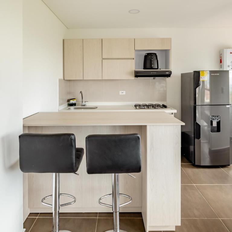 Elegante apartamento nuevo en Pereira con vistas a la montaña - One-Bedroom Apartment - 15