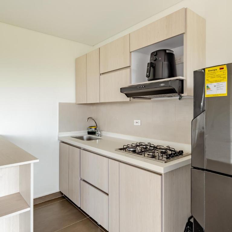 Elegante apartamento nuevo en Pereira con vistas a la montaña - One-Bedroom Apartment - 16