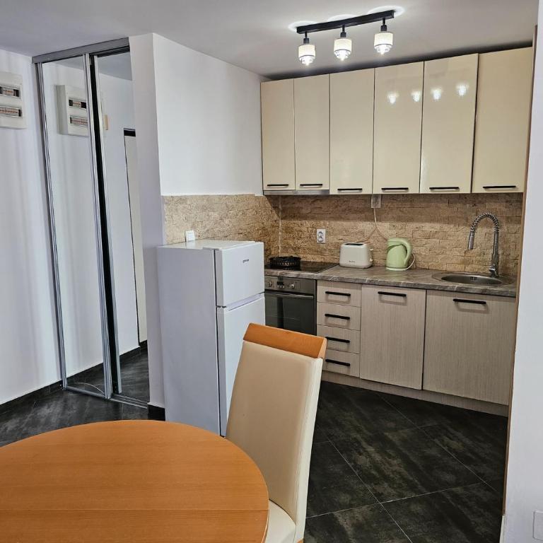 Charming Central Flat - Balcony with Mountain View, Near Beach - Apartman sa 1 Spavaćom Sobom - 8