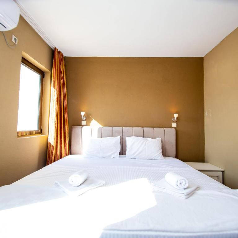 New Hotel Kuč By Marvel - Niskobudžetna Dvokrevetna Soba sa Zasebnim Krevetima - 2