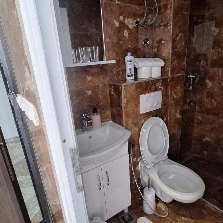 Sara City Center - Dvokrevetna Soba sa Bračnim Krevetom - 3