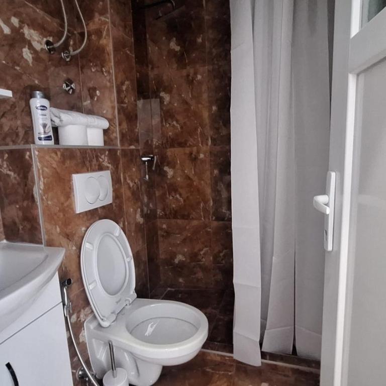 Sara City Center - Dvokrevetna Soba sa Bračnim Krevetom - 6