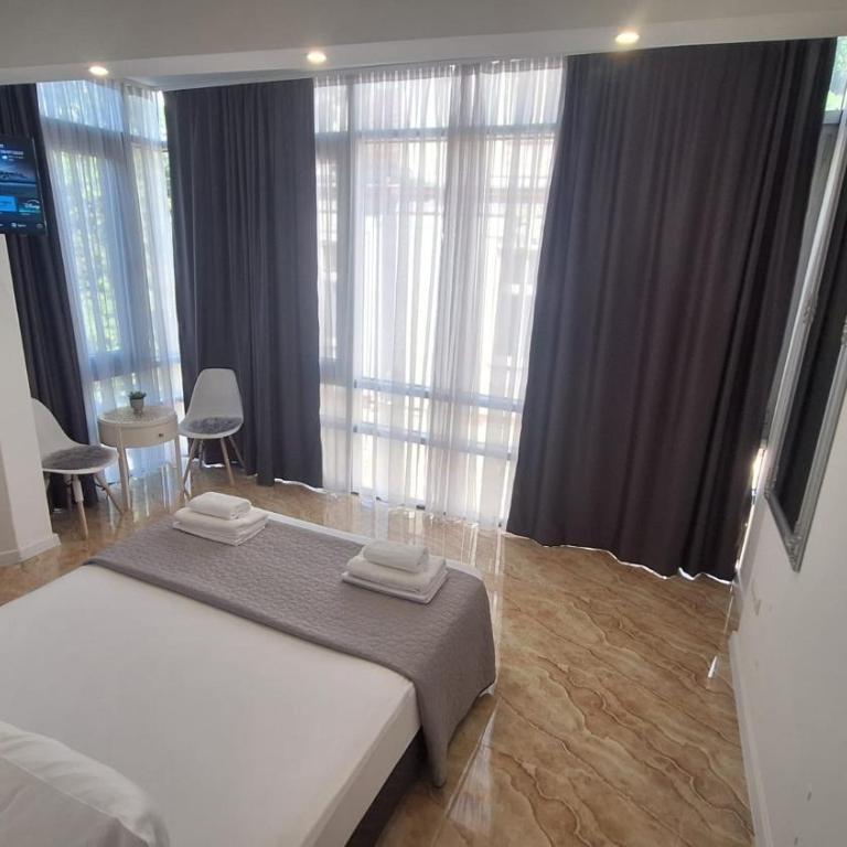 Sara City Center - Dvokrevetna Soba sa Bračnim Krevetom - 5