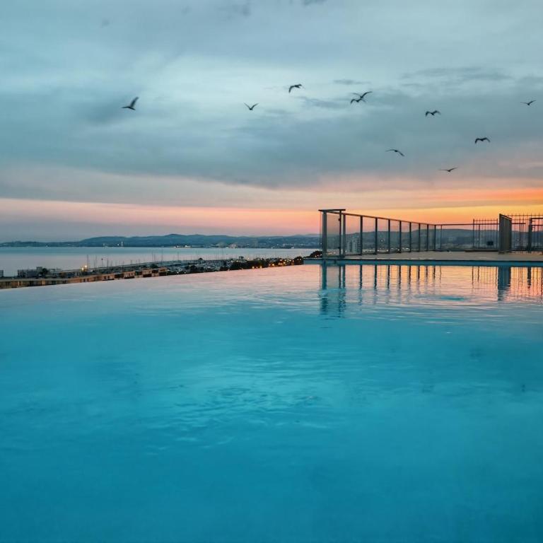 SEASIDE - Rooftop Pool - Beach 100m - Pk - Studio avec Terrasse - 22