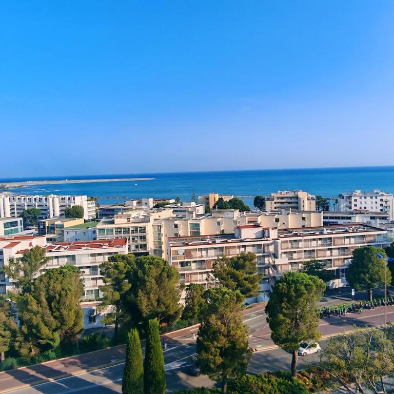 SEASIDE - Rooftop Pool - Beach 100m - Pk - Studio avec Terrasse - 33