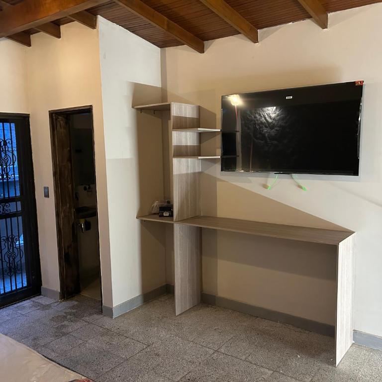 Casa Kyros Boutique - Deluxe Family Room - 8