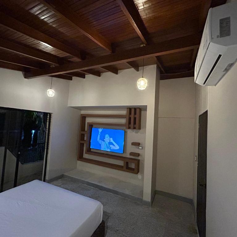Casa Kyros Boutique - Deluxe Family Room - 16